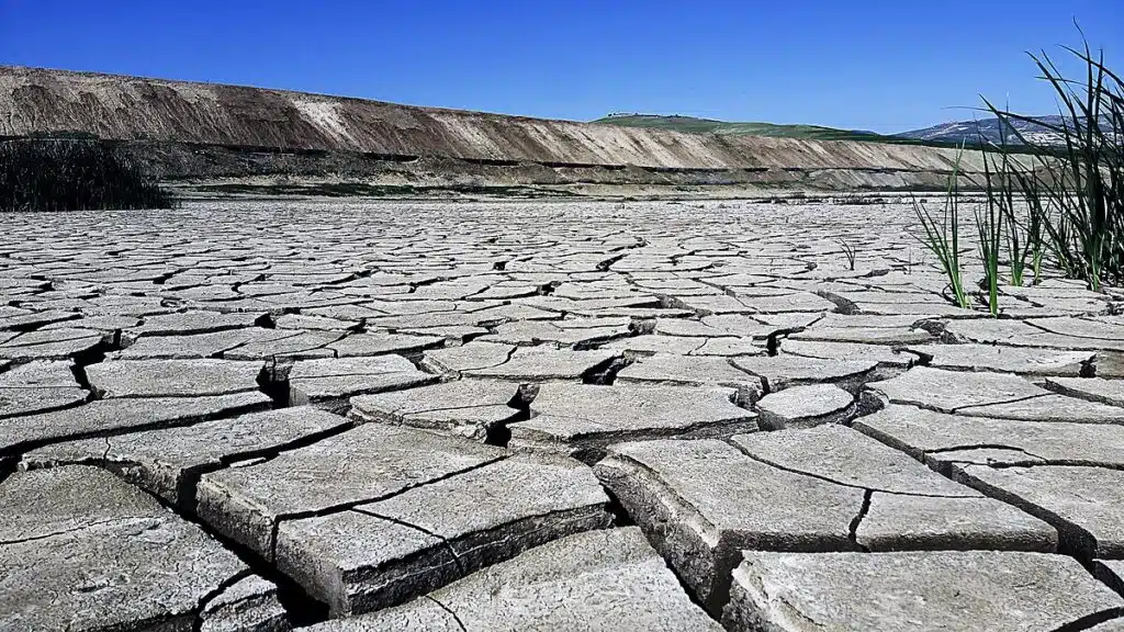Photo of Drought land dry mud BouhanIfia, Algeria by Hydrosami is licensed by CC BY-SA 4.0